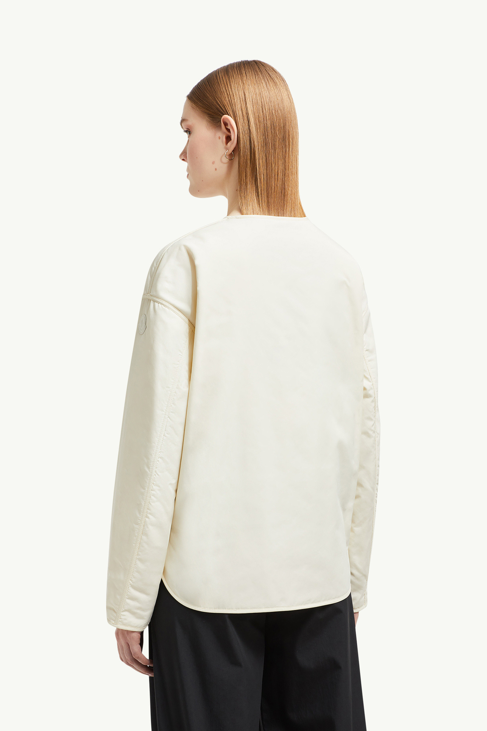 国内発送 送料関税込 日本完売品 MONCLER NEVERS SHORT JACKET 国内発送 送料関税込 日本完売品 MONCLER NEVERS SHORT JACKET