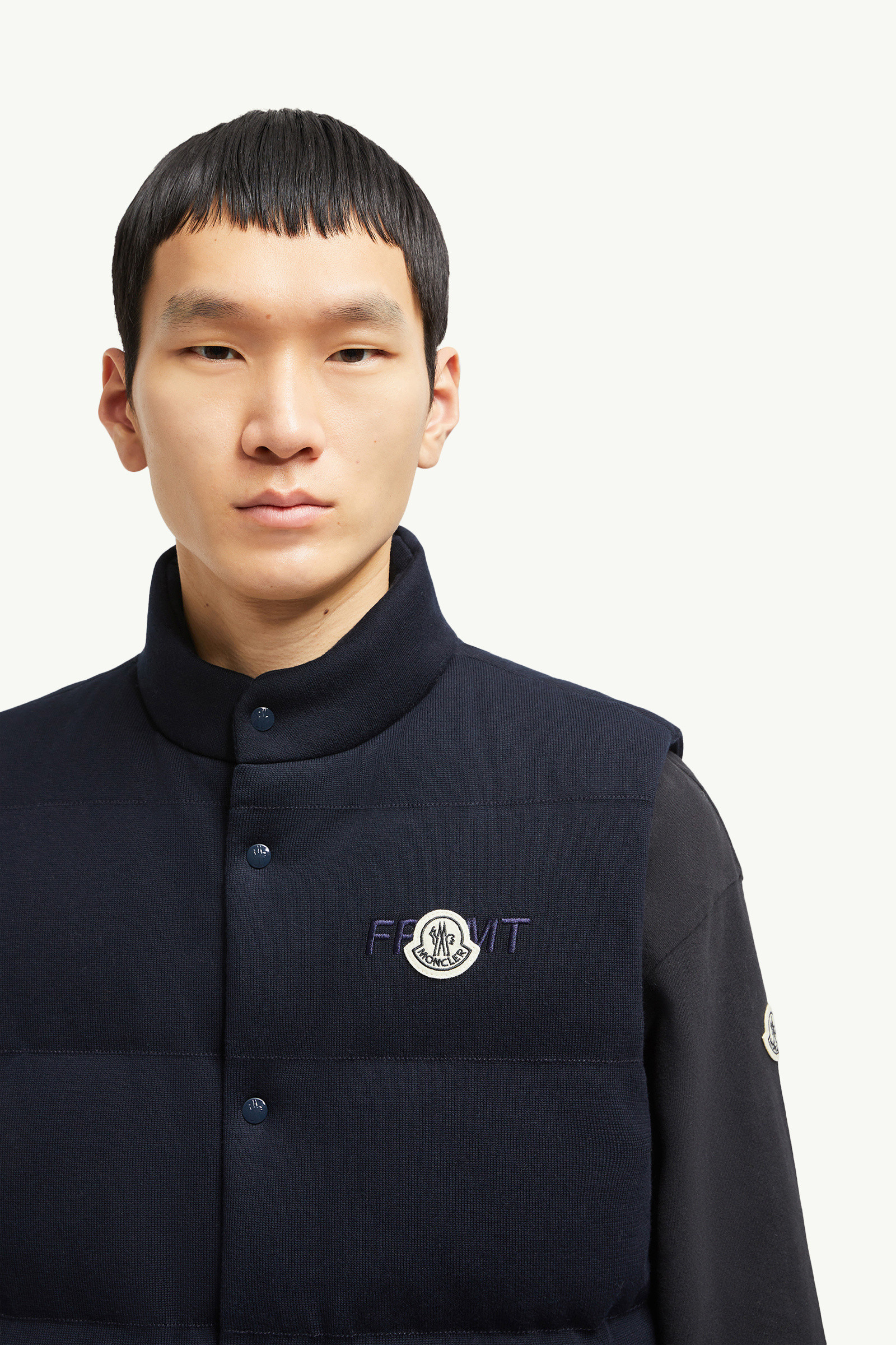 ネイビーブルー Moncler x FRGMT ベスト : Moncler x Frgmnt ネイビーブルー Moncler x FRGMT ベスト : Moncler x Frgmnt
