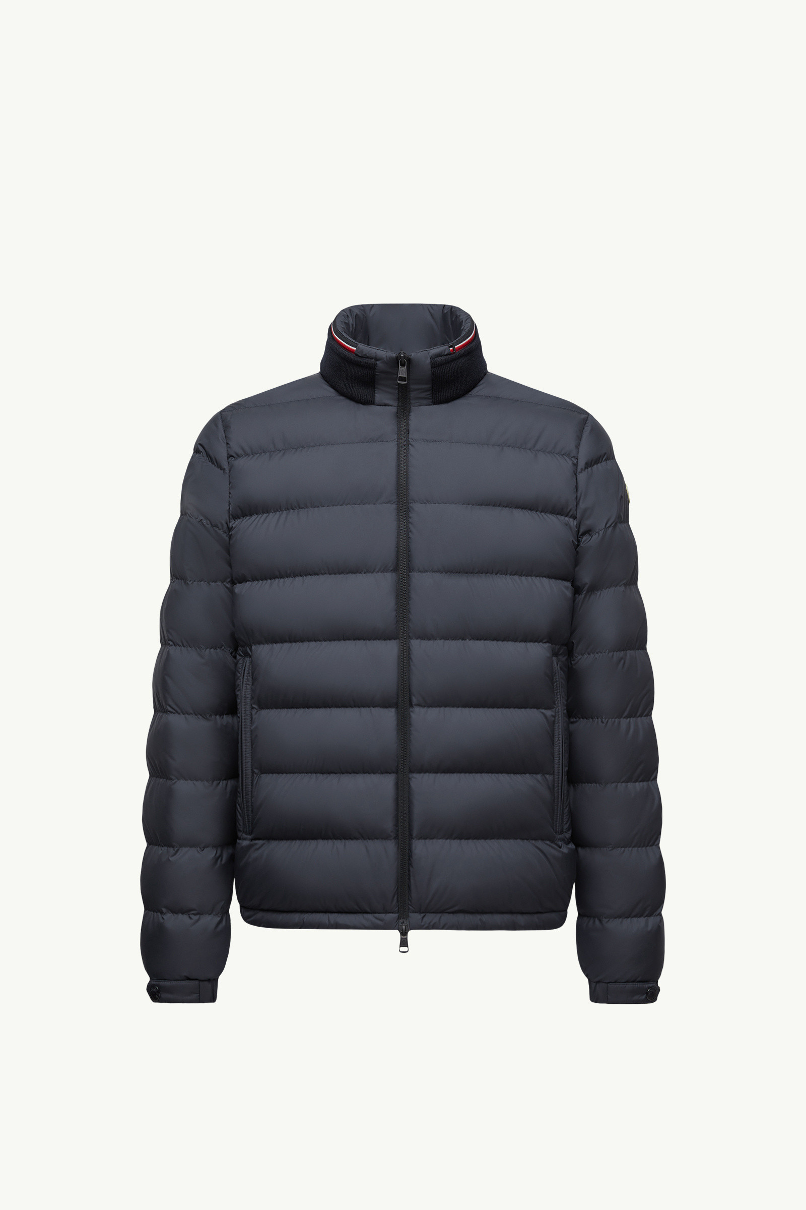 【MONCLER】Rhinショートダウンジャケット在庫確認願います ブラック Rizショートダウンジャケット : ショートダウン