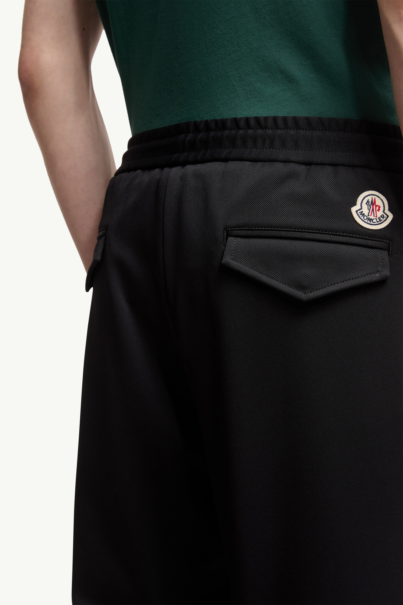 Trousers & Shorts for Men - Ready-To-Wear | Moncler PL