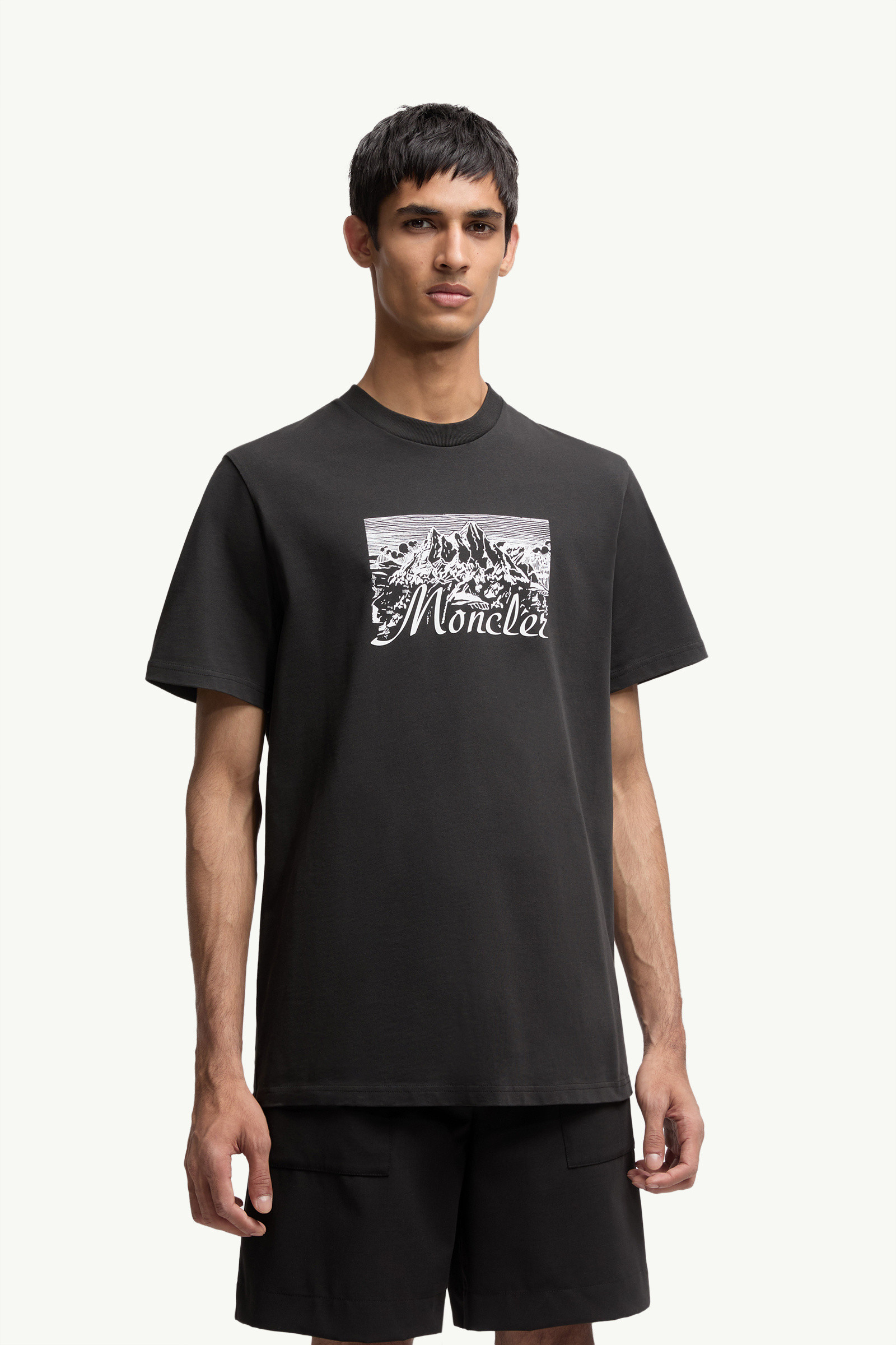 Moncler フロックロゴ Tシャツ | グレー | FARFETCH JP