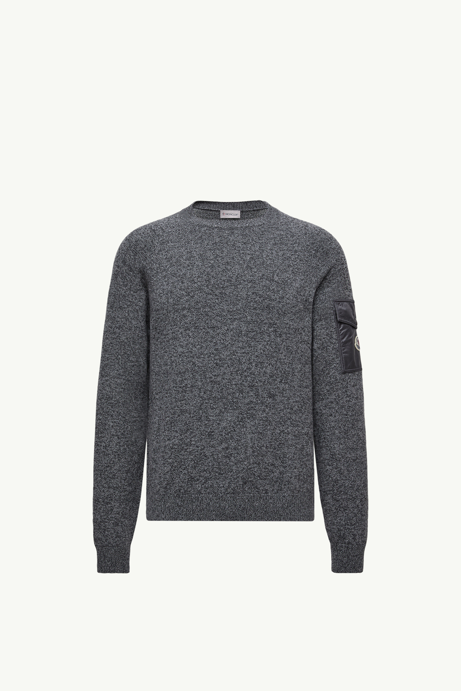 ＊即発可能＊ MONCLER セーター ブラック 25/26年秋冬新作 MONCLER(モンクレール) ニット・セーター(メンズ) - 海外通販のBUYMA