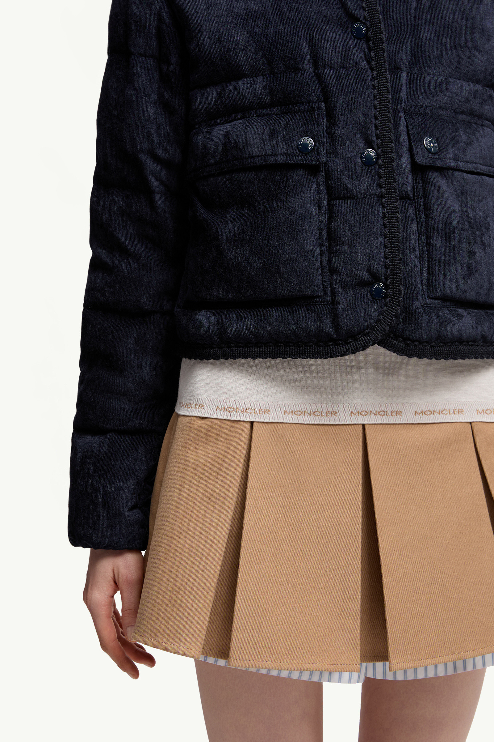 【MONCLER】ESSARTS BRAIDED TRIM ショートダウンジャケット Blue Essarts Braided Trim Corduroy Short Down Jacket - Short
