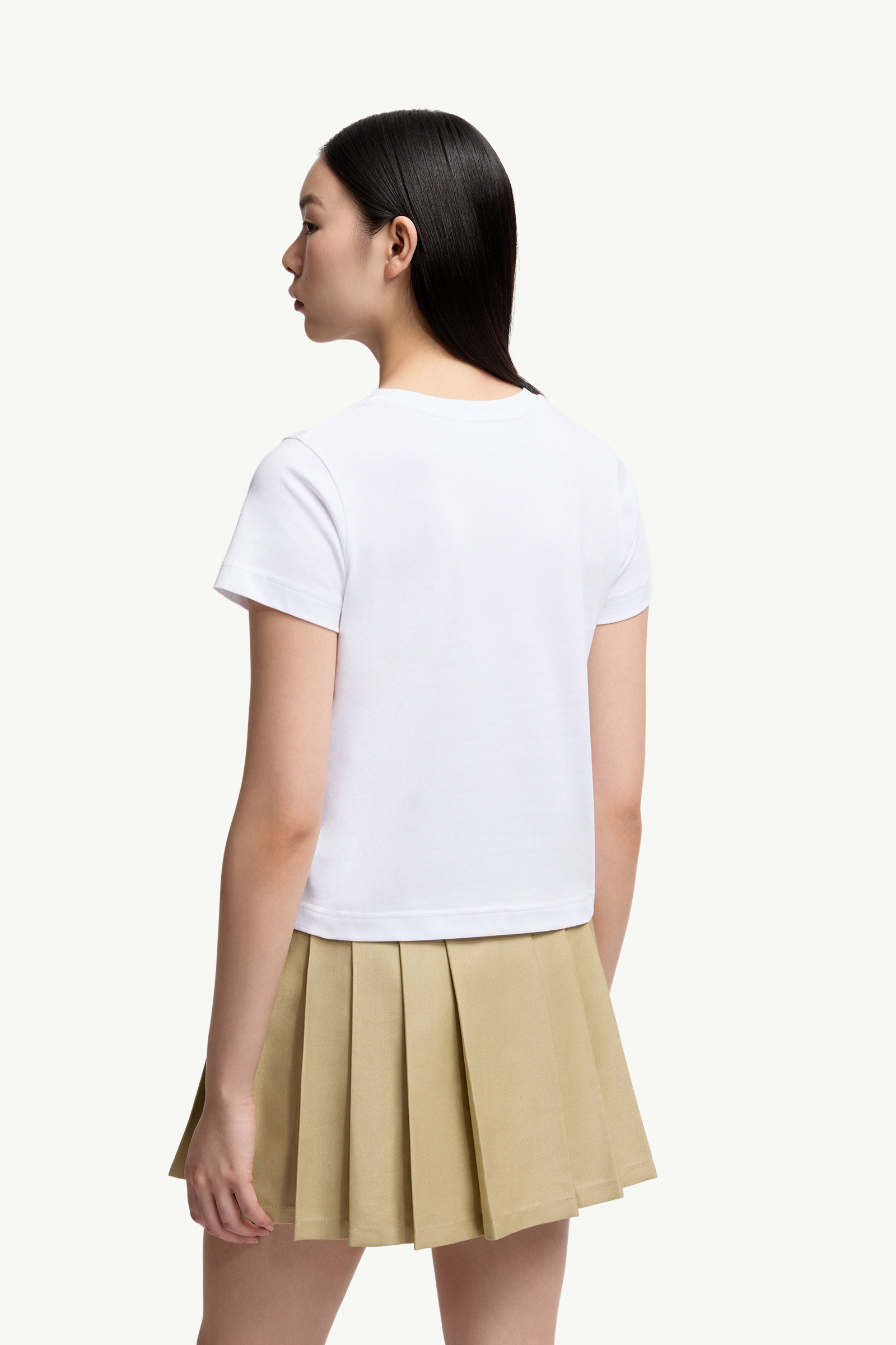Tシャツ・カットソー MONCLER Women Tunic Tops 8C00020 89A4U 050 WHITE Moncler Girocollo Long Sleeve T-Shirt in White | FWRD