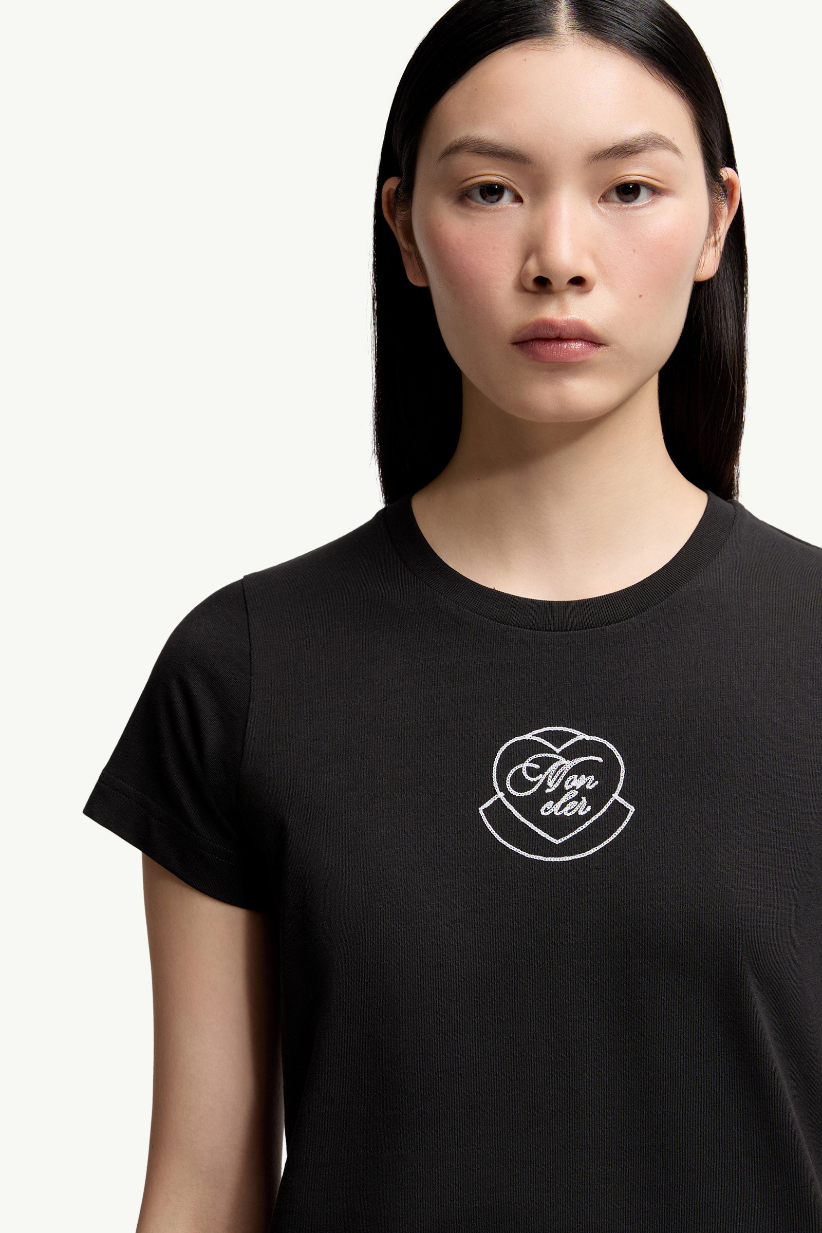 Tシャツ・カットソー MONCLER Embroidered Heart Logo Cotton T-Shirt Black Embroidered Heart Logo Cotton T-Shirt - Tops & T