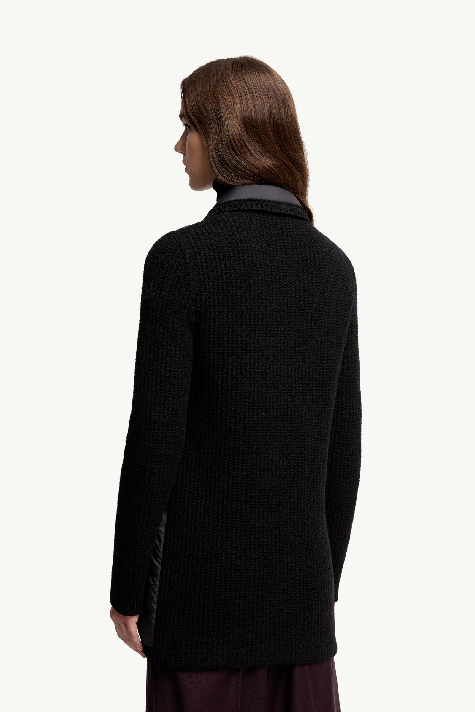 MONCLER ハイブリッド　レディース　ブラック　ダウンカーディガン　4P95 MONCLER モンクレール ダウン ブルゾン ライトダウン