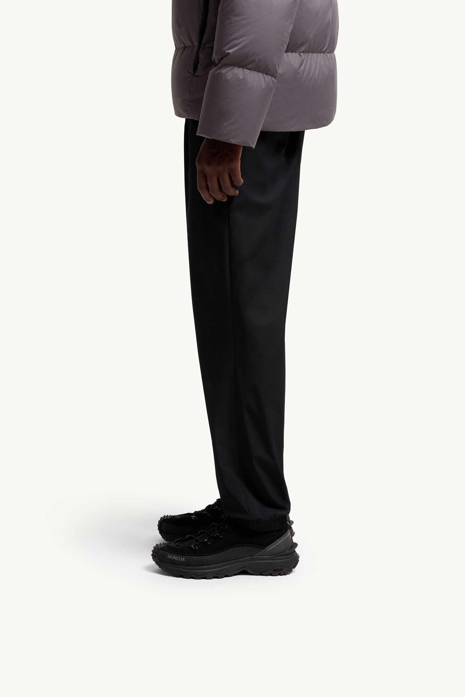 ★25AW MONCLER TRAILGRIP LITE3 ロゴ付き スニーカー ホワイトアイボリー Trailgrip Lite3スニーカー : トレーナー