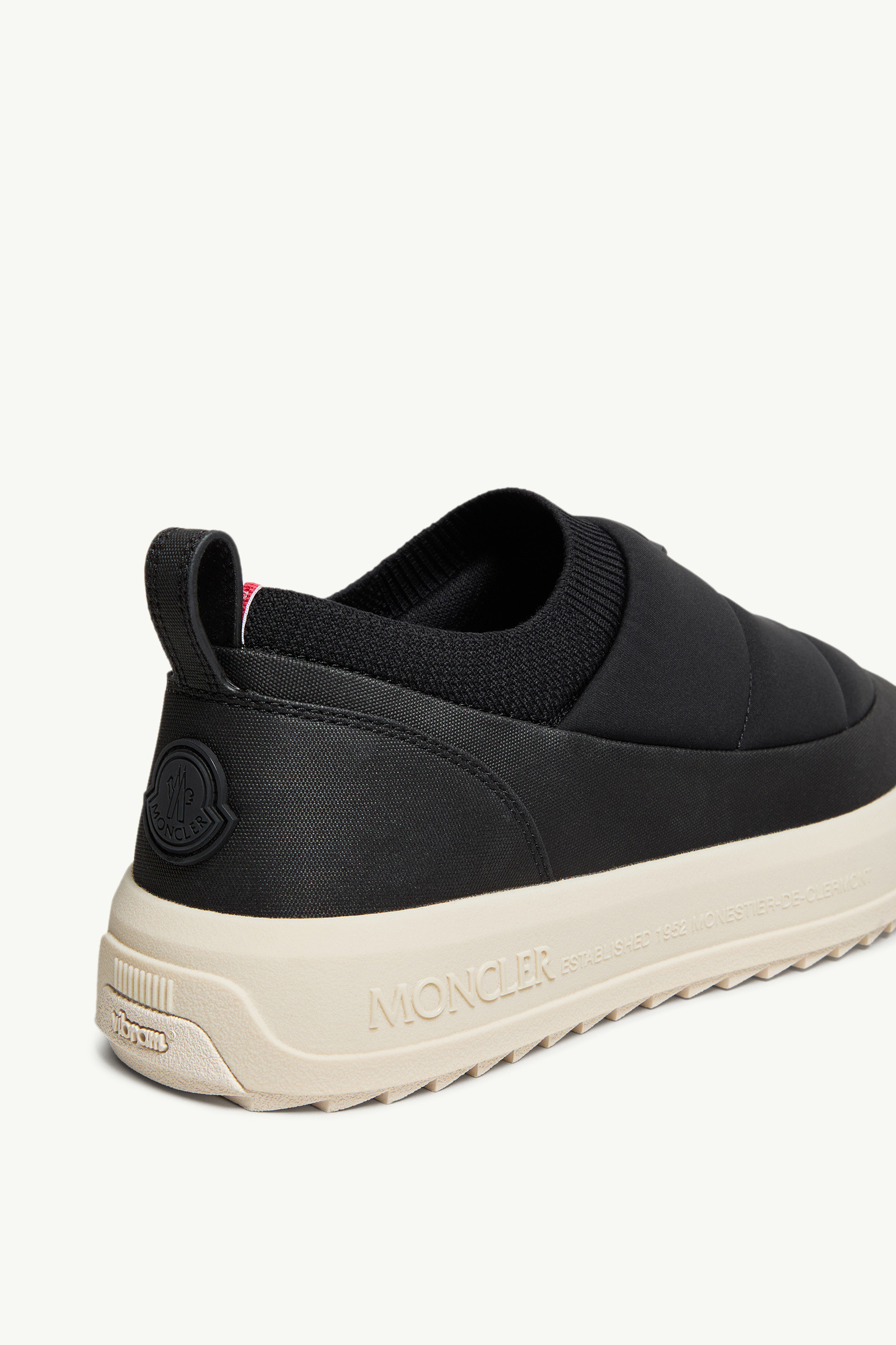 【MONCLER】MONCLER ALTIVEスニーカー ブラック Moncler Altiveスニーカー : トレーナー 向けの