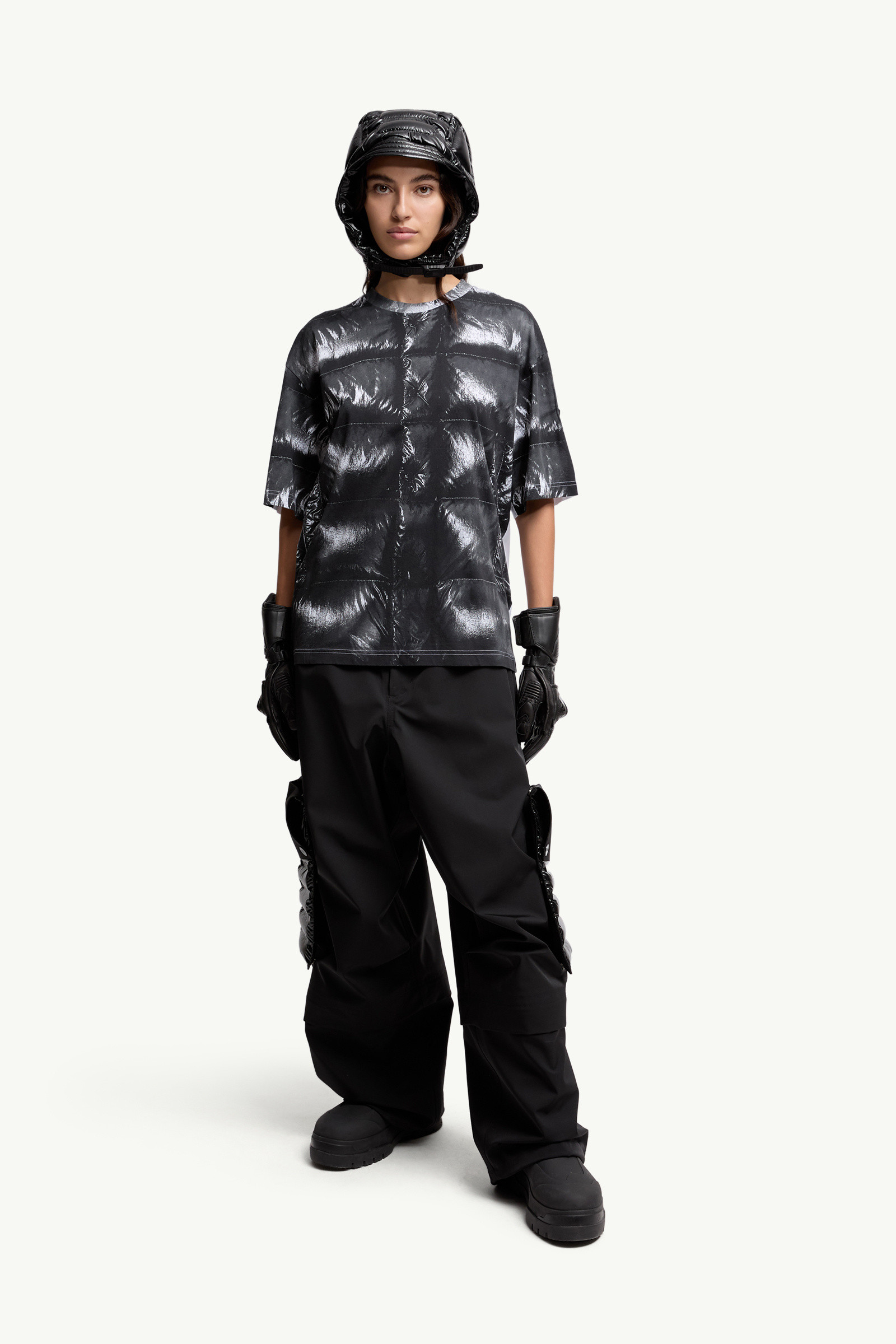 MONCLER×ジーニアス iPhone11Pro 2025年最新】MONCLER iPhone用ケースの人気アイテム - メルカリ